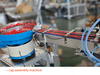 Lliw automático tapay makina botella tapa de prensa máquina tapa de montaje máquina .