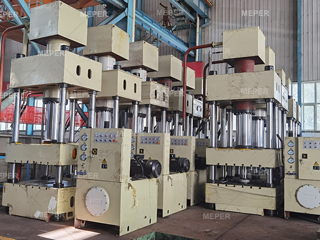 China hidráulica prensa máquina para IBC tanque estampación piezas .