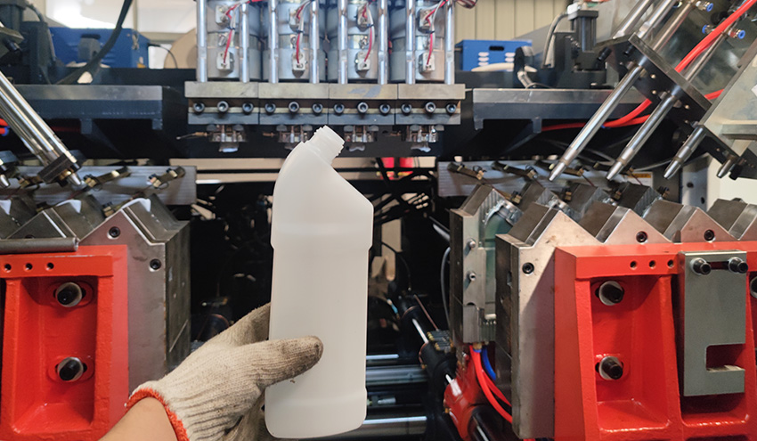 4 umakuna soplado moldeo máquina .